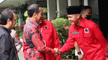 pdip:-dukungan-jokowi-ke-prabowo-cuma-persepsi