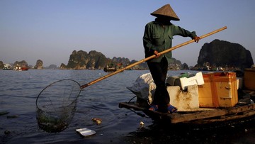 foto:-ha-long-bay-vietnam,-warisan-dunia-unesco-terusik-sampah-plastik