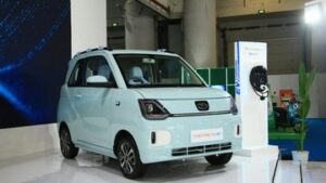 boyong-pesaing-wuling-air-ev,-seres-perkenalkan-diri-di-surabaya