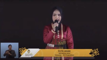 momen-putri-ariani-perdengarkan-suara-emas-di-ajang-para-games