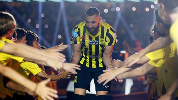 benzema-disambut-meriah-saat-diperkenalkan-al-ittihad