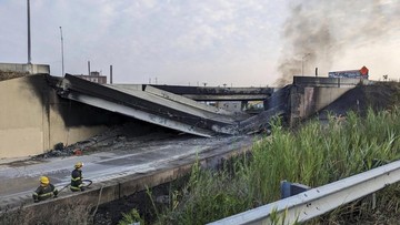 foto:-jalan-layang-‘paling-sibuk’-di-philadelphia-as-ambruk-tiba-tiba