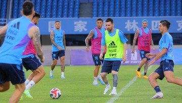 garnacho-‘speechless’-latihan-bareng-messi-di-beijing