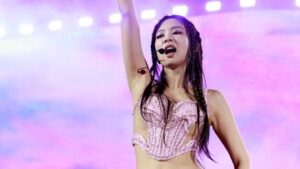 jennie-blackpink-minta-maaf-usai-turun-panggung-konser-di-melbourne