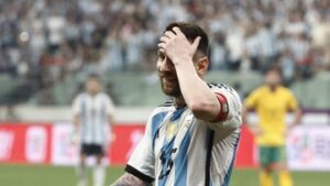 tiba-di-argentina,-messi-langsung-dijemput-di-apron-bandara-rosario