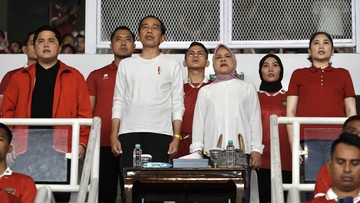 jokowi-salami-pemain-indonesia-usai-tampil-luar-biasa-lawan-argentina