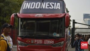 bus-argentina-dan-indonesia-disambut-meriah-di-gbk