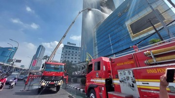 kebakaran-gedung-k-link-tower-berhasil-dipadamkan