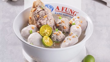 baso-a-fung-hancurkan-alat-makan-usai-influencer-makan-kerupuk-babi