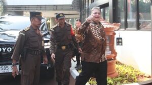 airlangga-diperiksa-12-jam-di-kejagung,-jawab-46-pertanyaan-penyidik