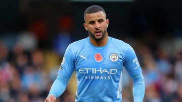 kyle-walker-diburu-bayern,-guardiola-mau-mempertahankannya