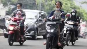 dikepung-warga-gegara-cegat-pemotor-lawan-arus,-youtuber-lapor-polisi