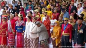 menteri-basuki-beber-alasan-singkap-baju-erick-thohir-di-istana