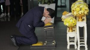 foto:-eks-pm-thailand-thaksin-shinawatra-akhirnya-‘pulang-kampung’