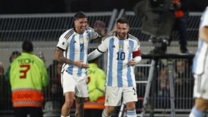 argentina-vs-ekuador:-tendangan-bebas-messi-menangkan-albiceleste