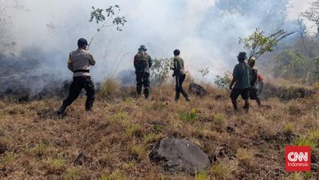 kebakaran-lereng-gunung-agung-bali-meluas-hingga-80-hektare