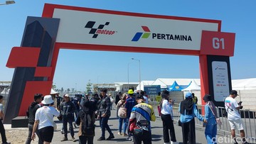 penonton-motogp-indonesia-padati-sirkuit-mandalika-sejak-pagi