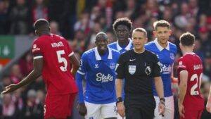 manajer-everton-kritik-wasit-usai-kalah-di-derby-merseyside