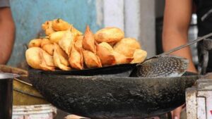 5-makanan-terlarang-di-musim-panas-biar-tubuh-tak-makin-gerah