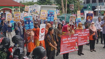 ratusan-orang-gelar-aksi-stop-kekerasan-di-pasar-gedhe-klaten