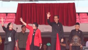 survei-smrc-ungkap-47-persen-nilai-sikap-jokowi-ke-pdip-kurang-pantas