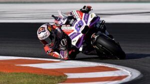 jorge-martin-terpukul-dan-menangis-usai-jatuh-di-motogp-valencia