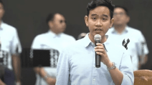 gibran-ngaku-siap-debat-capres-cawapres:-mohon-doanya