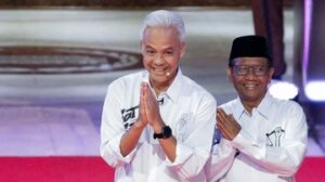 ganjar-disebut-bakal-revisi-lagi-uu-ite-jika-menang-pilpres-2024