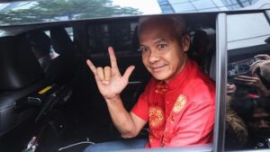 ganjar-respons-sinyal-mega-pdip-oposisi-prabowo:-saya-melihatnya-jelas