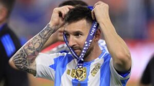 lionel-‘goat’-messi-45-trofi,-terbanyak-dalam-sejarah!