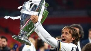 luka-modric-resmi-perpanjang-kontrak-di-real-madrid-hingga-2025