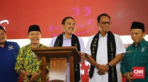 yoyok-joko-daftar-pilwalkot-semarang-didampingi-17-parpol-koalisi