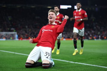 segini-kocek-yang-dikeluarkan-napoli-buat-beli-scott-mctominay