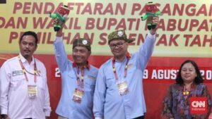 asri-dan-lom-lom-jadi-pertama-daftar-maju-pilkada-deliserdang-ke-kpu