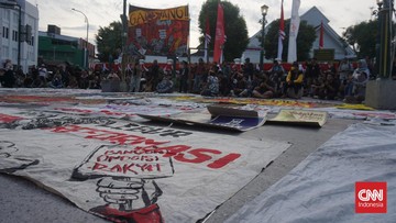 demo-di-jogja-kecam-soal-gas-air-mata:-rakyat-bukan-sasaran-tembak